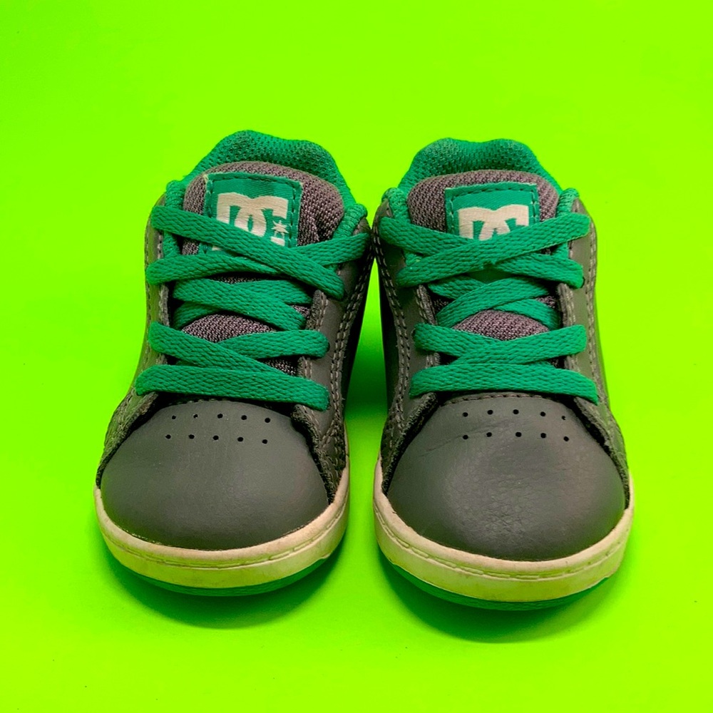 DC Dark Gray with Green Trim Size 5